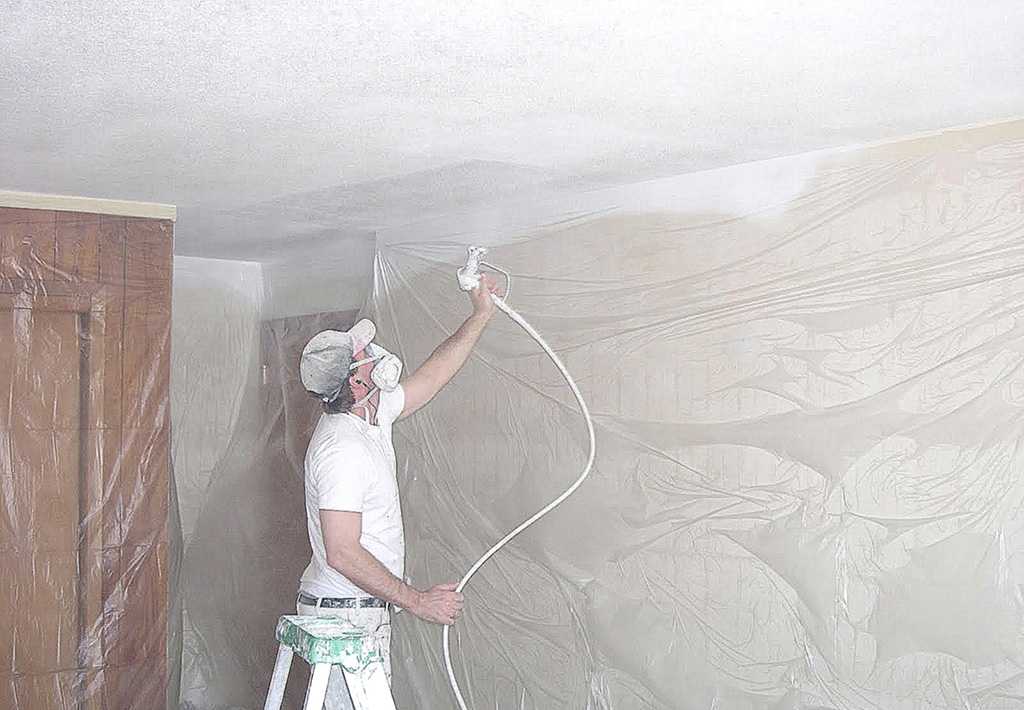 Покраска потолка водоэмульсионной краской