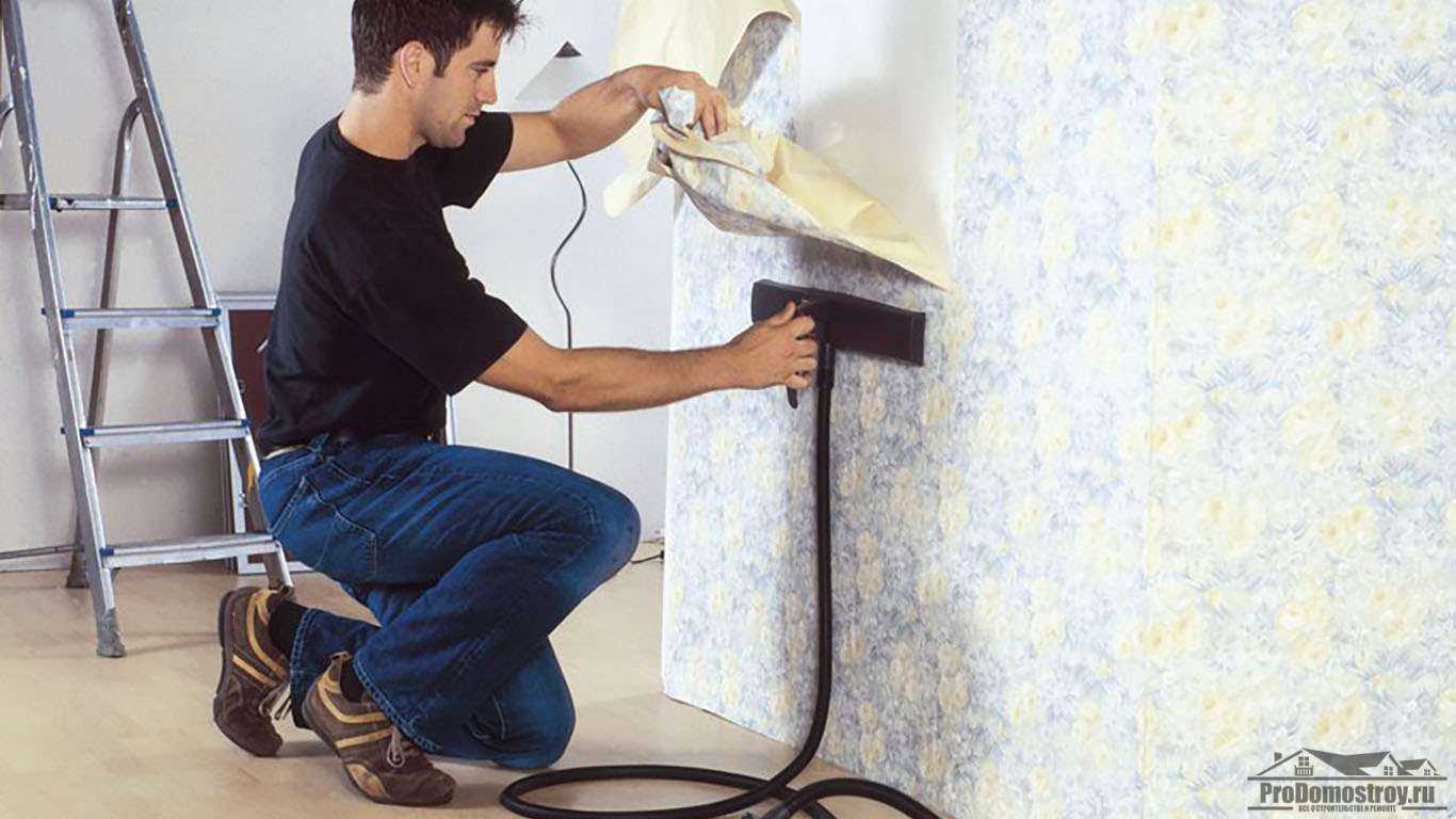 Грунтование стен под обои позволяет выравнять поверхность, избавляет ее от дефектов и неровностей Без использования смеси отделка может просто отвалиться