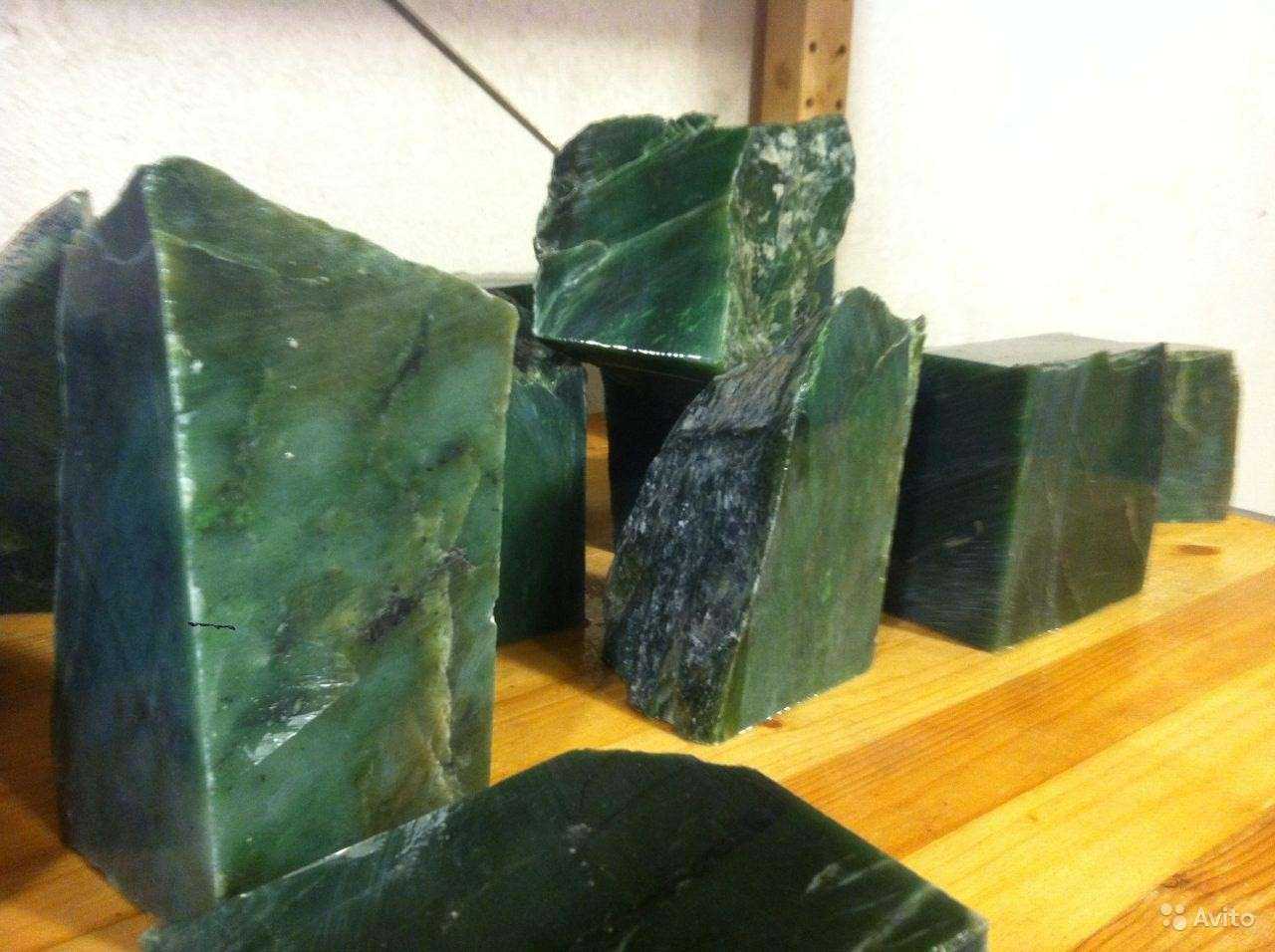 Зеленый нефрит: магические и лечебные свойства камня