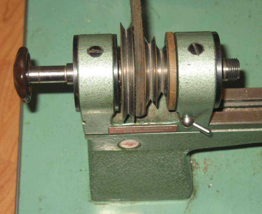 Передняя шпиндельная и задняя упорная бабки токарного станка: устройство, составные части, регулирование и наладка узлов.