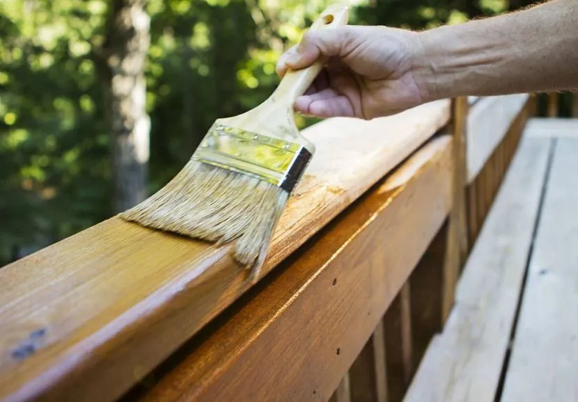 Чем покрасить деревянный забор, срок службы лкп и антисептика