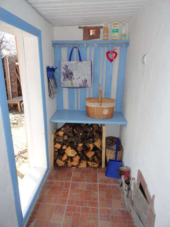 Баня с хозблоком: пристройка под утепленный душ, туалет,сарай и кухня - проекты под одной крышей