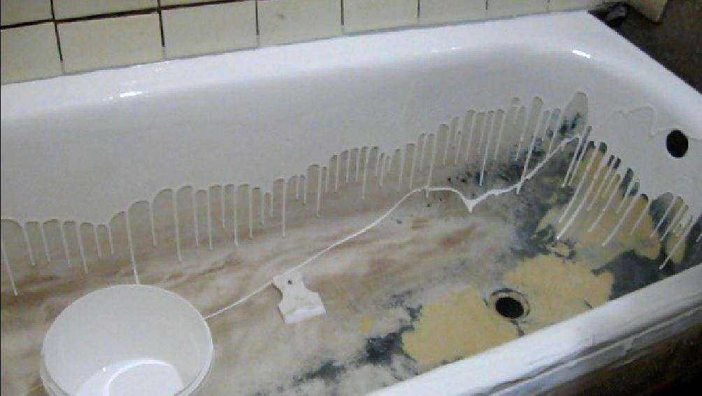 Несколько проверенных способов, как убрать царапины на ванне