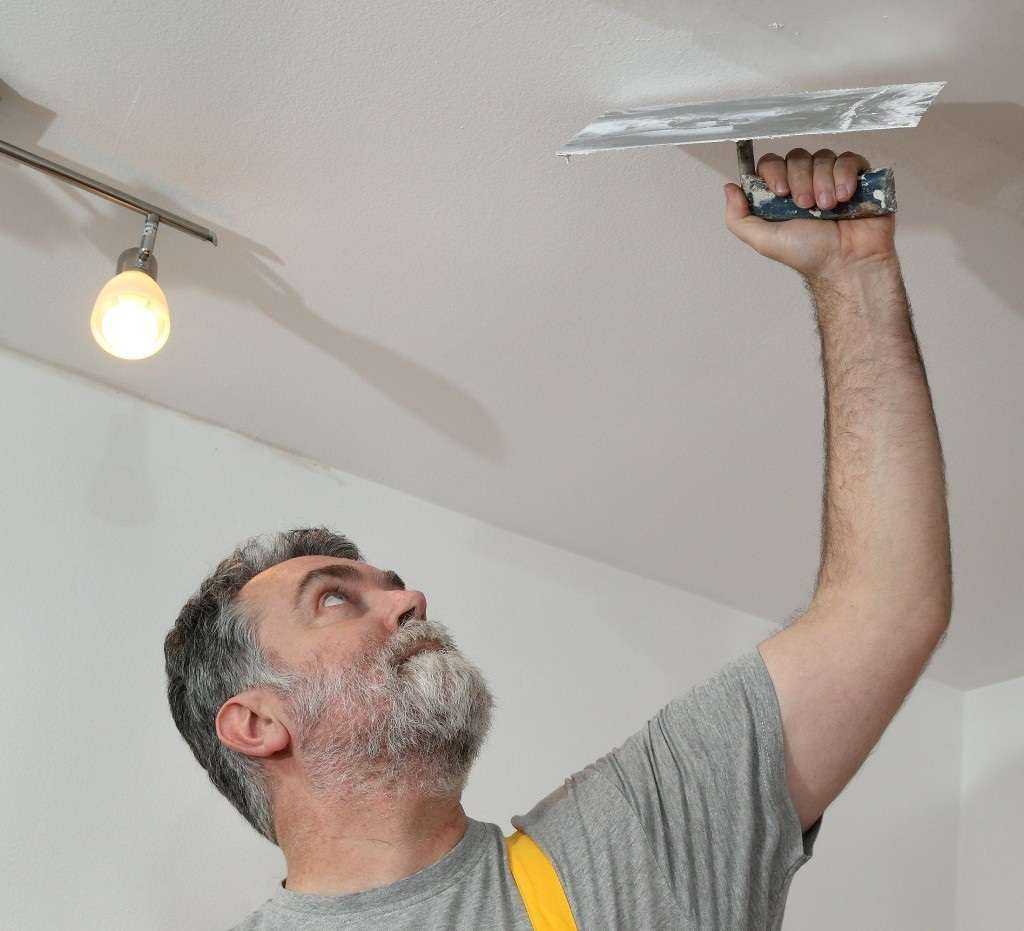 Подготовка потолка к покраске водоэмульсионкой: зачем это надо и пошаговая инструкция работ | в мире краски