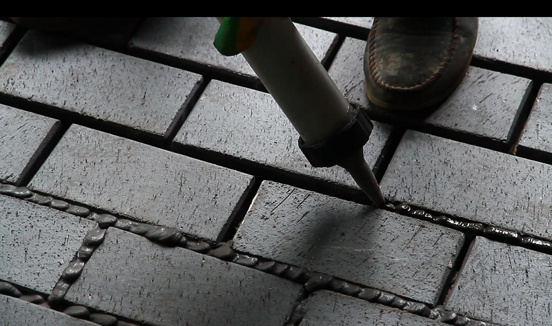 Как убрать старую затирку из швов плитки: способы очистки, реставрация