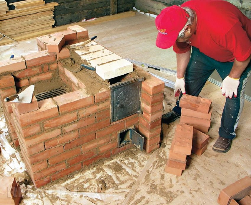 Установка камина в деревянном доме, основные этапы работы