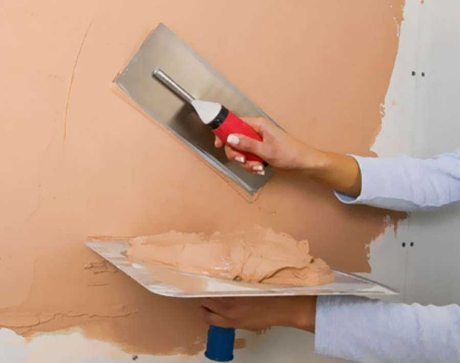 Можно ли шпаклевать по краске - уроки шпаклевки стен