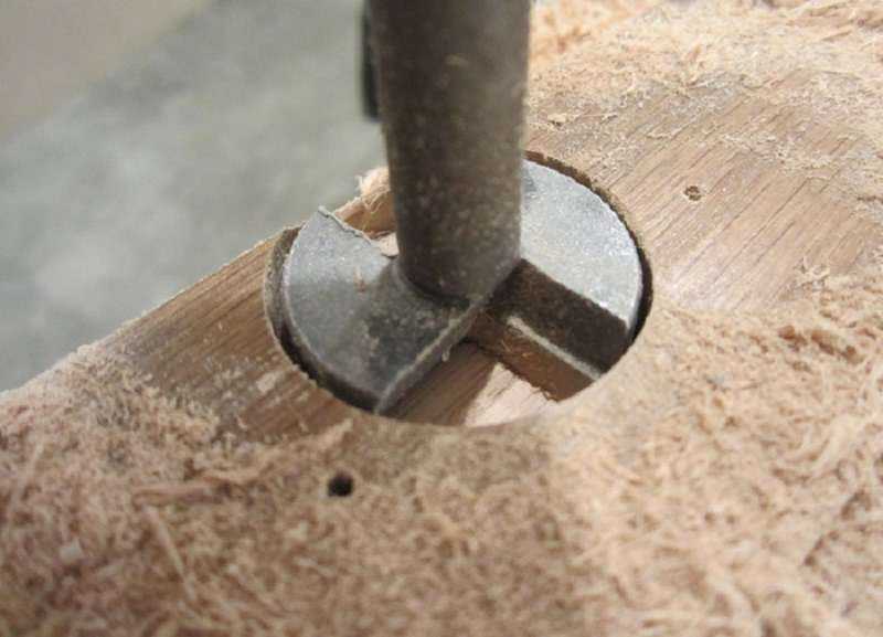 Сверло для врезки мебельных петель конструкции форстнера