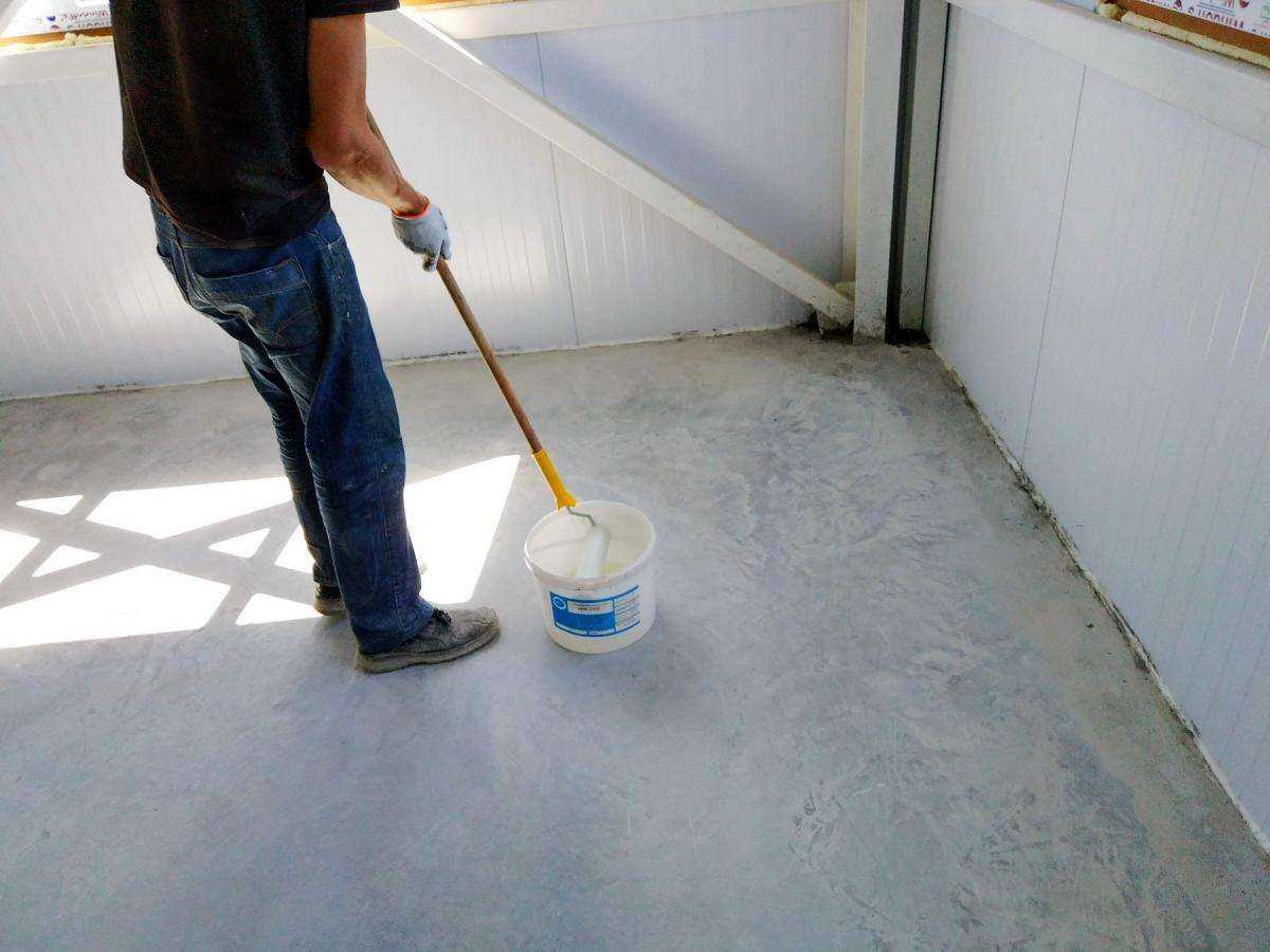 Чем покрасить бетон: критерии выбора материалов, правила окрашивания