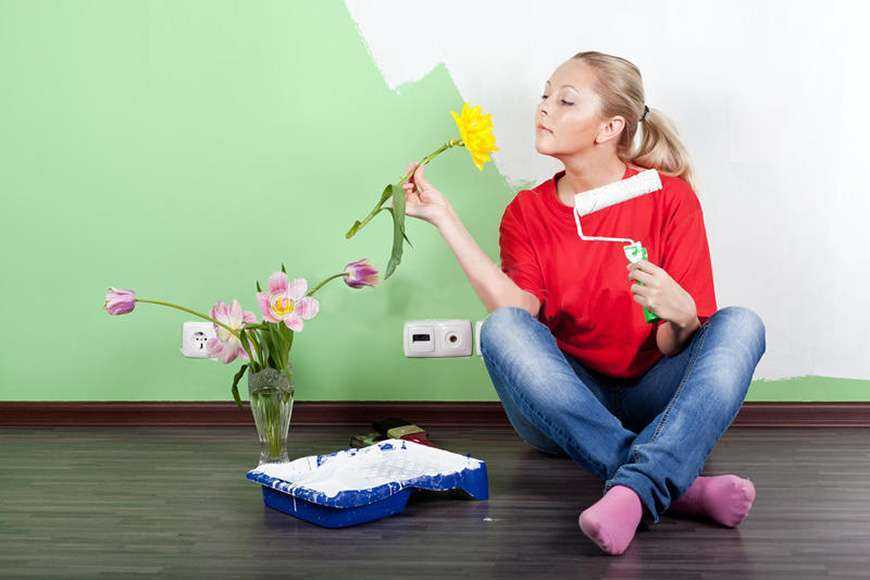 Что делать, если пахнет краской в квартире: как избавиться после покраски