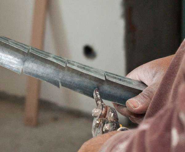 Как согнуть алюминиевую трубу в домашних условиях: как загнуть, выпрямить трубку своими руками