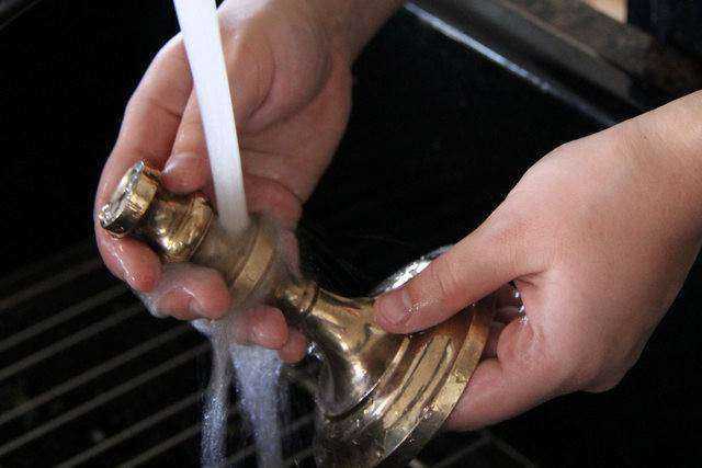 Чем чистить латунь и бронзу в домашних условиях до блеска: как правильно почистить от окиси
