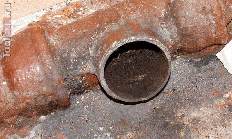 Как разобрать чугунную канализацию и демонтировать трубу: этапы