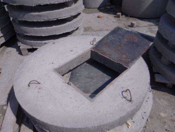 Крышка для канализационного колодца: назначение, классификация, размеры и цены